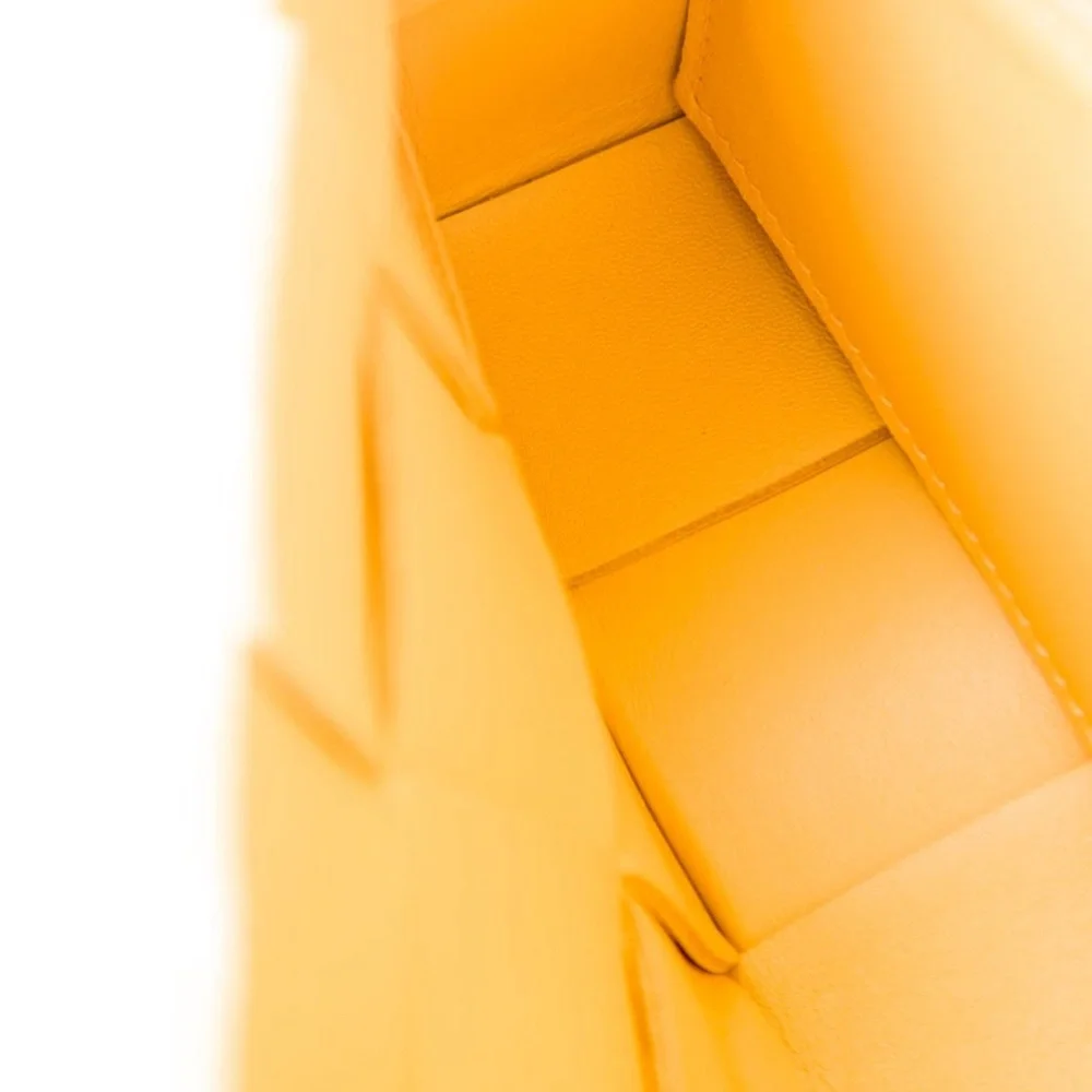 Bottega Veneta cassette bag $2900 pre-loved - Picture 6 of 8